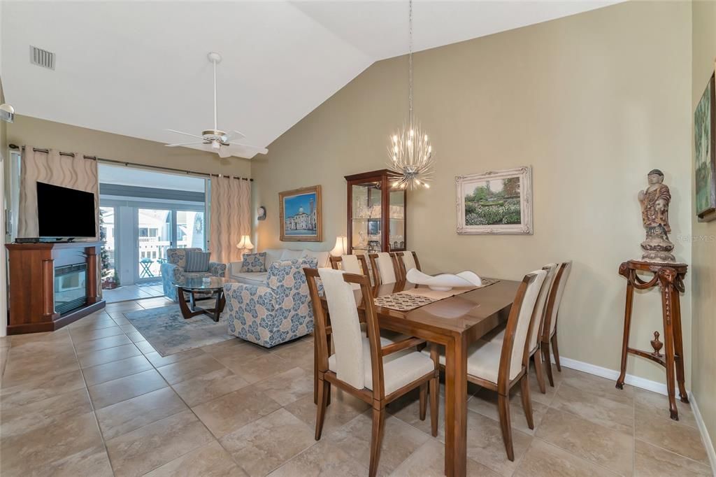 Activo con contrato: $339,900 (2 camas, 2 baños, 1334 Pies cuadrados)