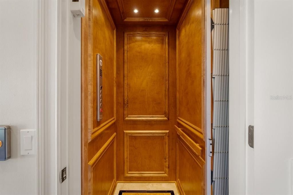 En Venta: $3,200,000 (4 camas, 4 baños, 4566 Pies cuadrados)