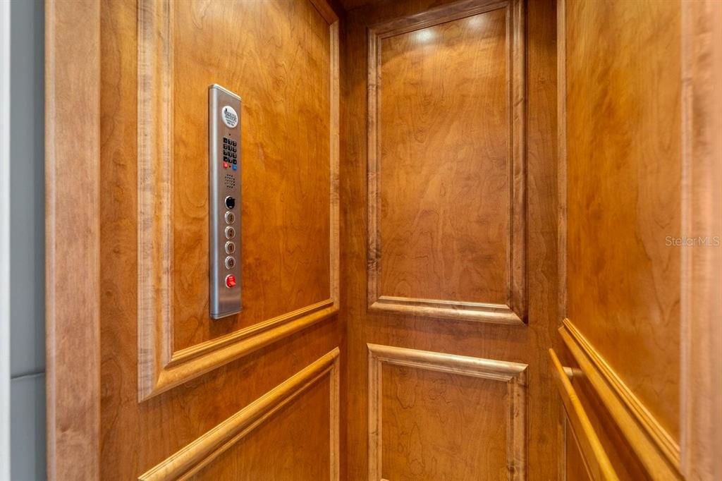 En Venta: $3,200,000 (4 camas, 4 baños, 4566 Pies cuadrados)