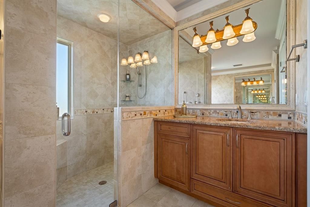 En Venta: $3,200,000 (4 camas, 4 baños, 4566 Pies cuadrados)