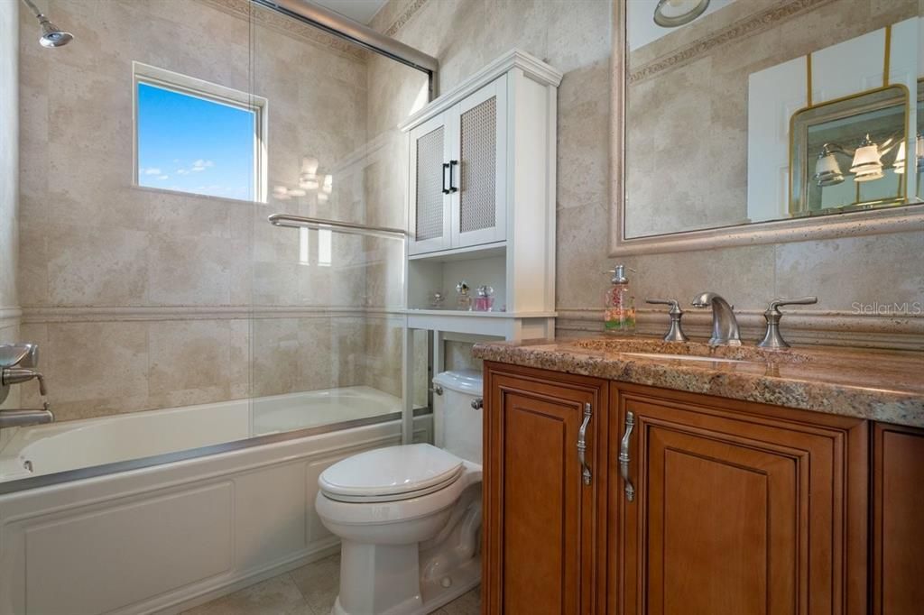 En Venta: $3,200,000 (4 camas, 4 baños, 4566 Pies cuadrados)