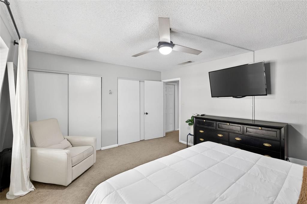 Active With Contract: $225,000 (2 beds, 1 baths, 1266 Square Feet)