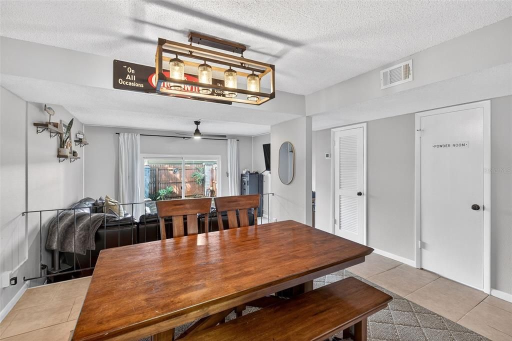 Active With Contract: $225,000 (2 beds, 1 baths, 1266 Square Feet)