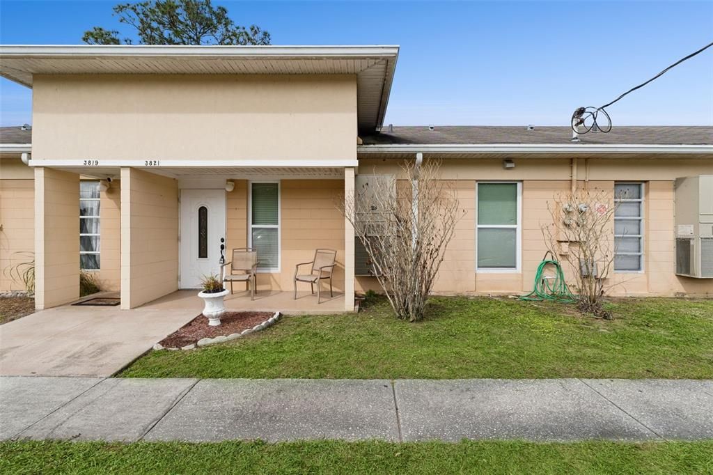 For Sale: $93,900 (1 beds, 1 baths, 648 Square Feet)