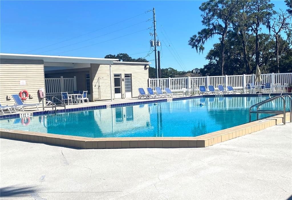 For Sale: $93,900 (1 beds, 1 baths, 648 Square Feet)