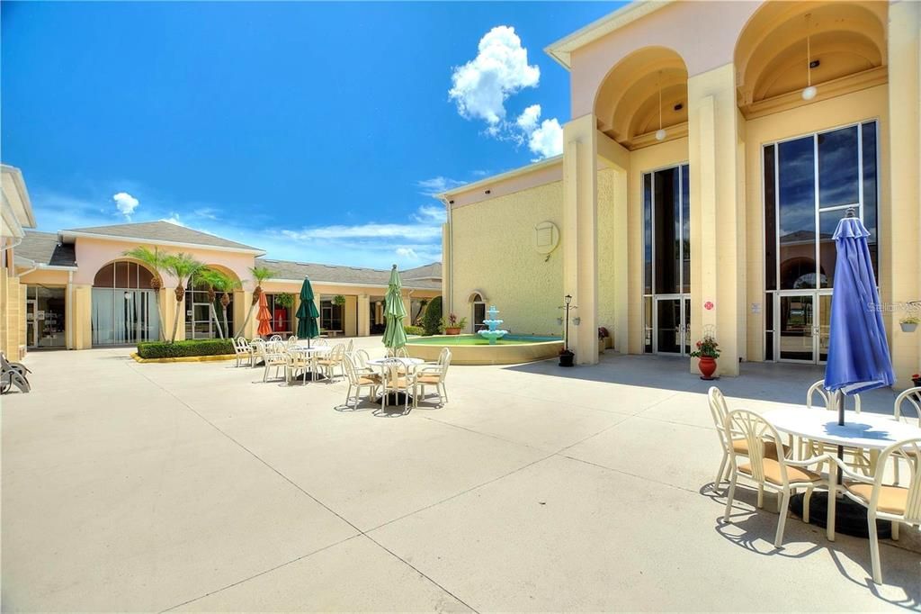 For Sale: $93,900 (1 beds, 1 baths, 648 Square Feet)