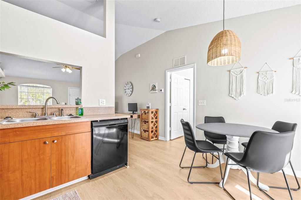 Active With Contract: $375,000 (3 beds, 2 baths, 1136 Square Feet)