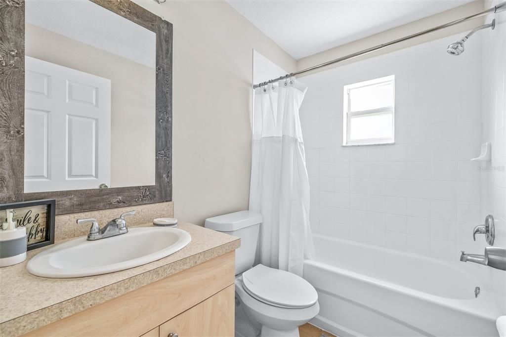 Active With Contract: $375,000 (3 beds, 2 baths, 1136 Square Feet)