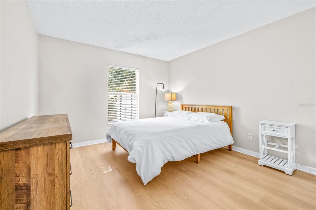 Active With Contract: $375,000 (3 beds, 2 baths, 1136 Square Feet)
