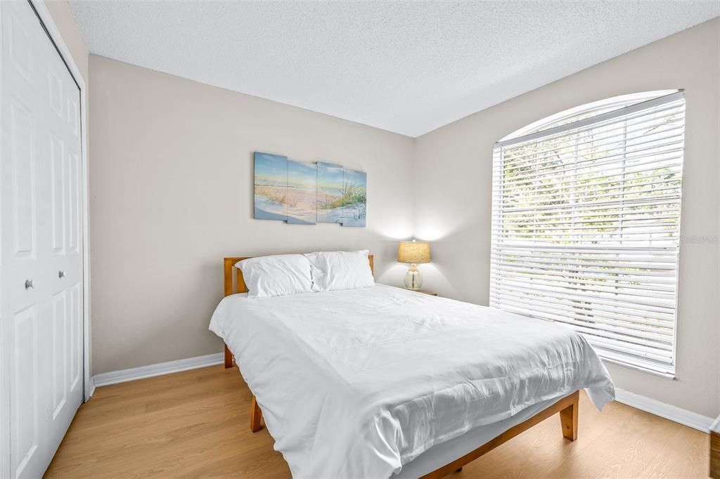 Active With Contract: $375,000 (3 beds, 2 baths, 1136 Square Feet)