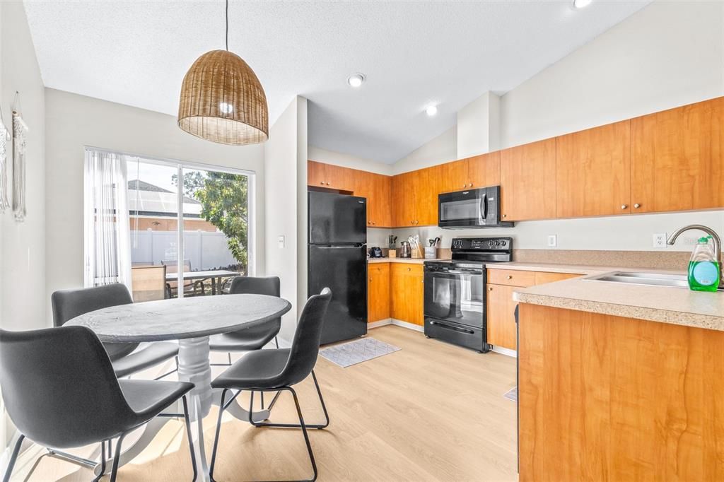 Active With Contract: $375,000 (3 beds, 2 baths, 1136 Square Feet)