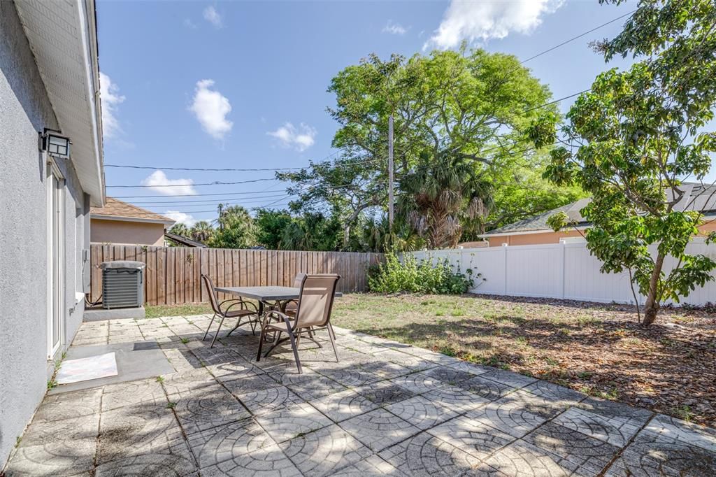 Active With Contract: $375,000 (3 beds, 2 baths, 1136 Square Feet)