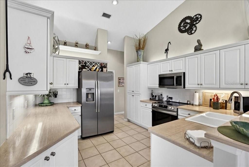 Active With Contract: $625,000 (3 beds, 2 baths, 1898 Square Feet)