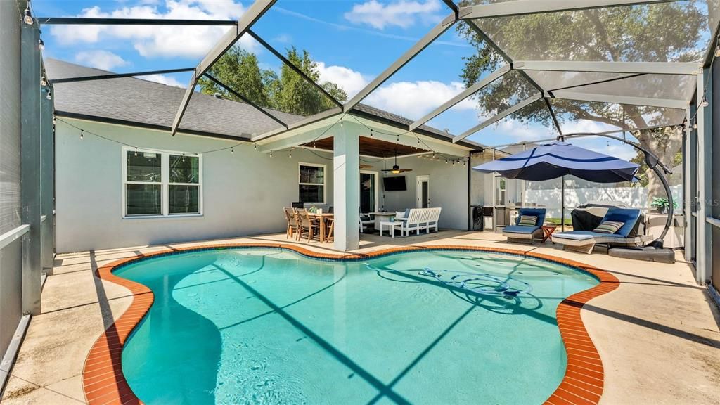 Active With Contract: $564,900 (5 beds, 3 baths, 2704 Square Feet)