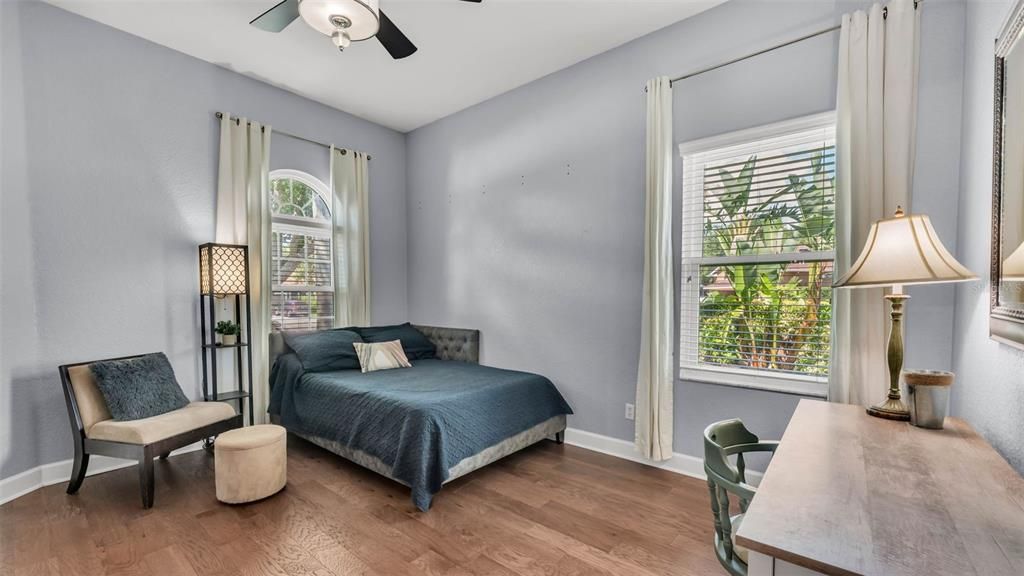 Active With Contract: $564,900 (5 beds, 3 baths, 2704 Square Feet)