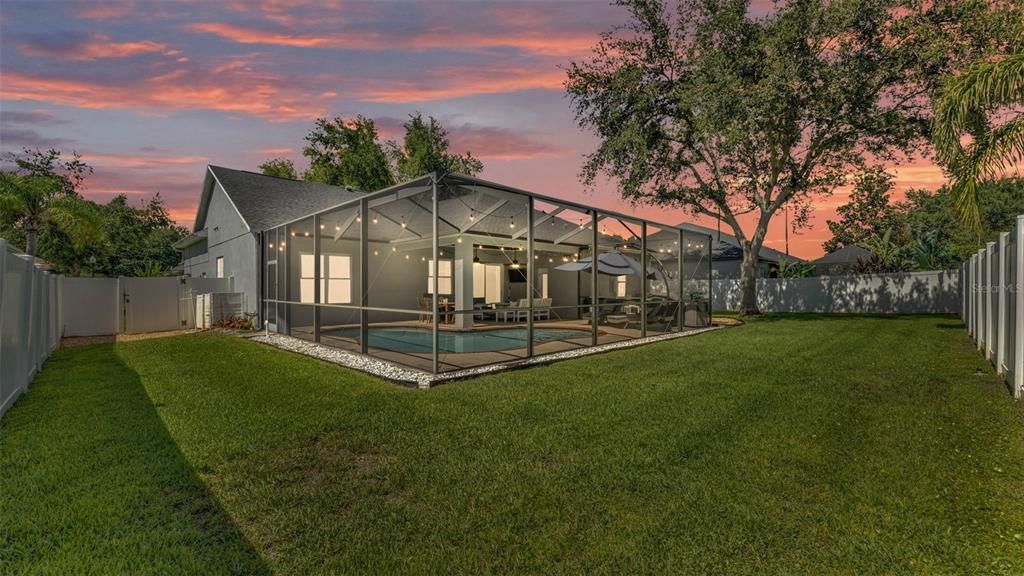 Active With Contract: $564,900 (5 beds, 3 baths, 2704 Square Feet)