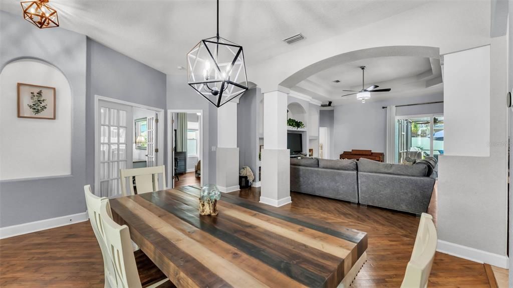 Active With Contract: $564,900 (5 beds, 3 baths, 2704 Square Feet)