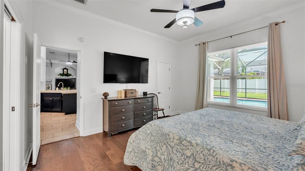 Active With Contract: $564,900 (5 beds, 3 baths, 2704 Square Feet)