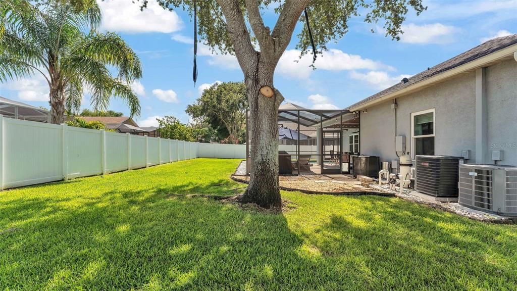 Active With Contract: $564,900 (5 beds, 3 baths, 2704 Square Feet)