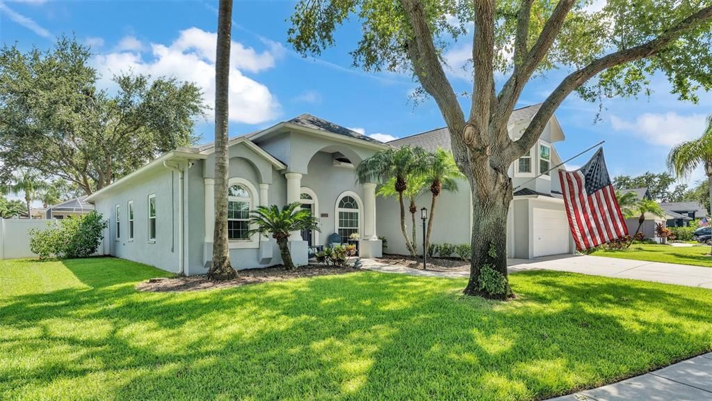 Active With Contract: $564,900 (5 beds, 3 baths, 2704 Square Feet)
