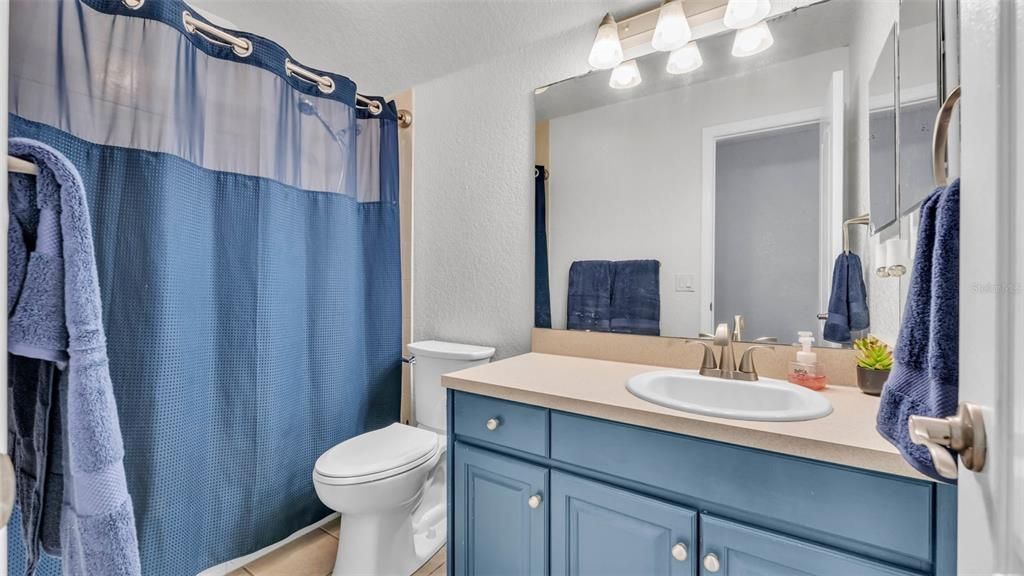 Active With Contract: $564,900 (5 beds, 3 baths, 2704 Square Feet)