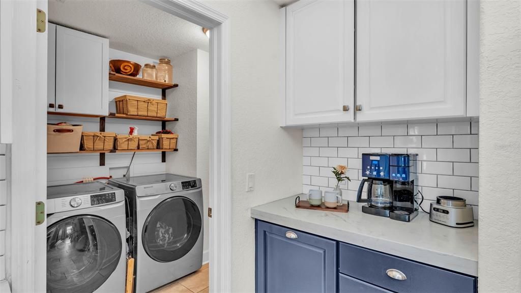 Active With Contract: $564,900 (5 beds, 3 baths, 2704 Square Feet)