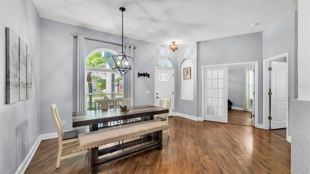 Active With Contract: $564,900 (5 beds, 3 baths, 2704 Square Feet)