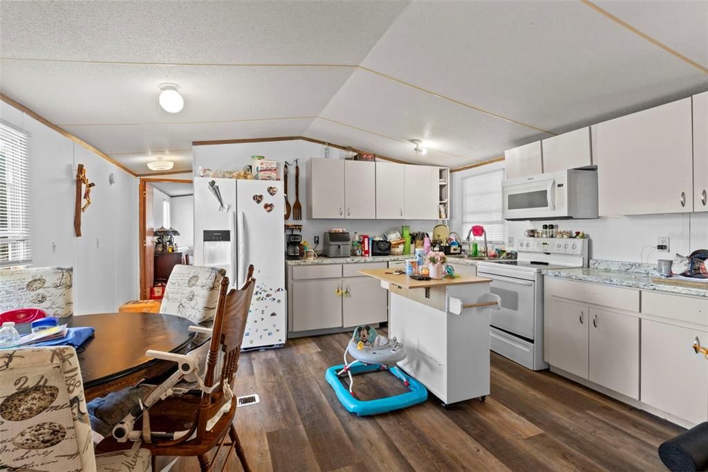 En Venta: $140,000 (3 camas, 2 baños, 1056 Pies cuadrados)