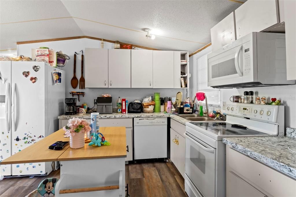 En Venta: $140,000 (3 camas, 2 baños, 1056 Pies cuadrados)