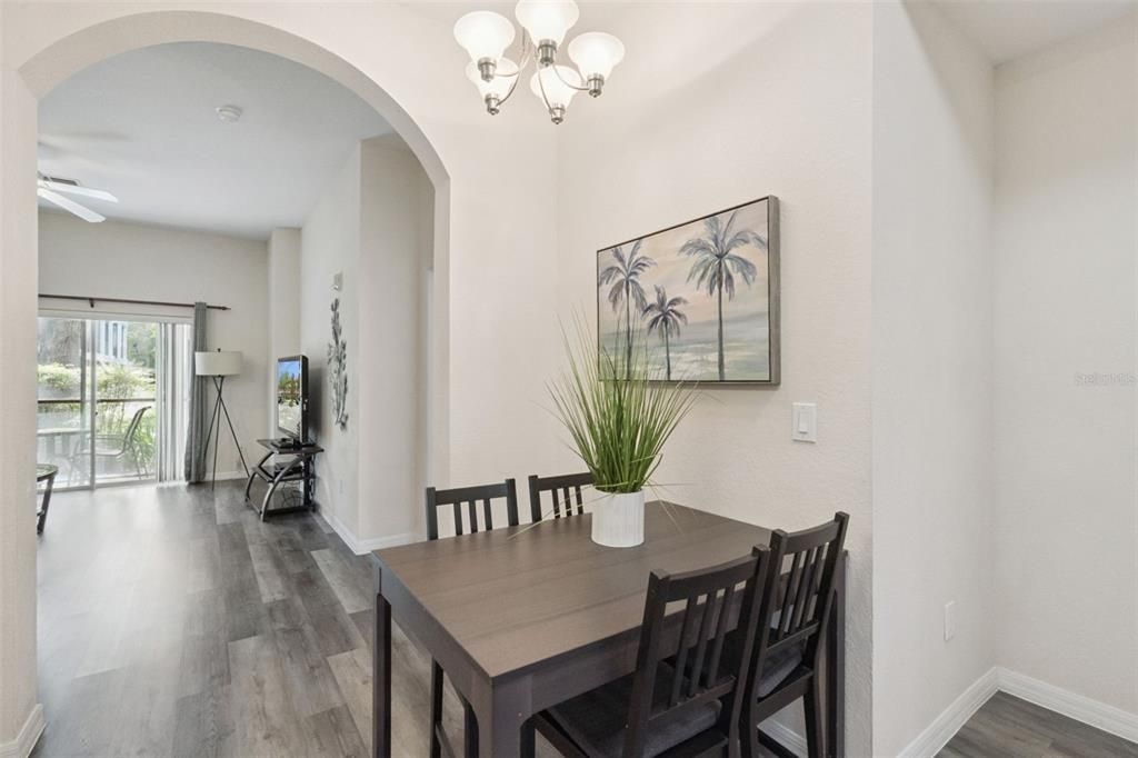 En Venta: $219,000 (3 camas, 2 baños, 1227 Pies cuadrados)