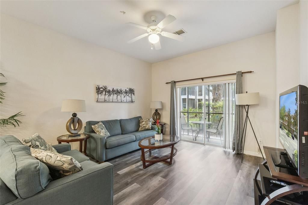 En Venta: $219,000 (3 camas, 2 baños, 1227 Pies cuadrados)