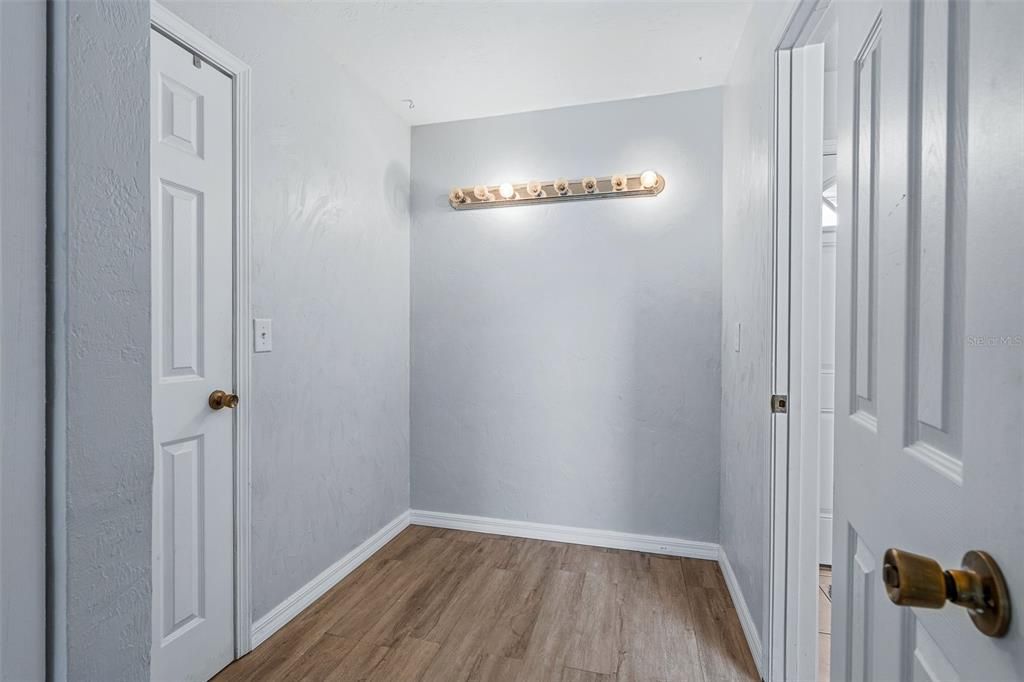 Activo con contrato: $375,000 (3 camas, 2 baños, 2016 Pies cuadrados)