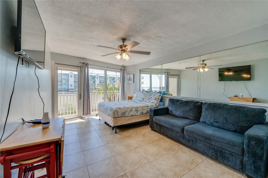 Active With Contract: $90,000 (0 beds, 1 baths, 344 Square Feet)