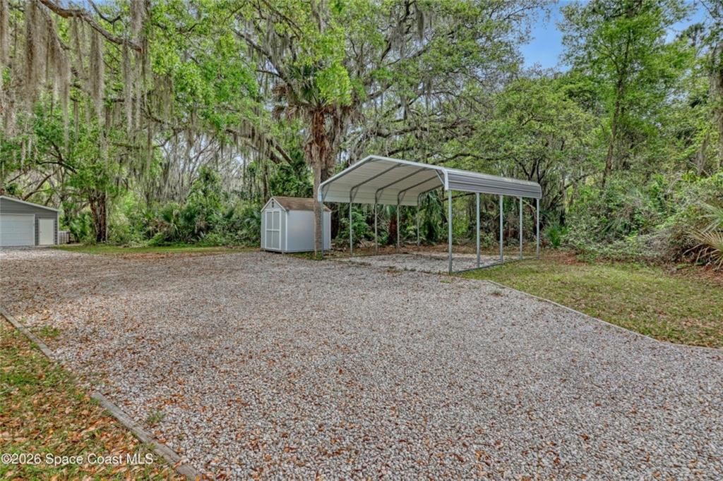 For Sale: $309,000 (2 beds, 1 baths, 660 Square Feet)