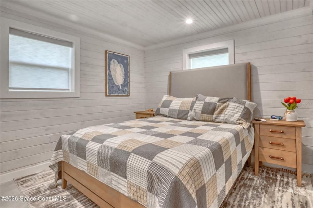 For Sale: $309,000 (2 beds, 1 baths, 660 Square Feet)