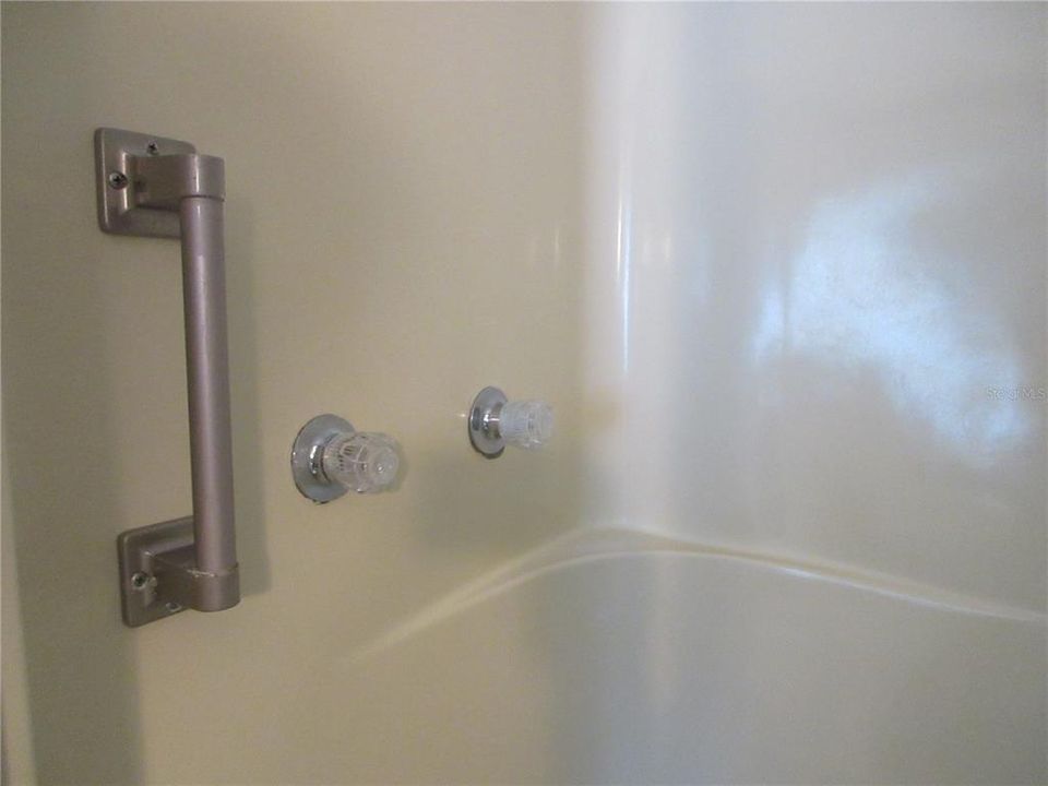 На продажу: $124,900 (2 спален, 2 ванн, 805 Квадратных фут)