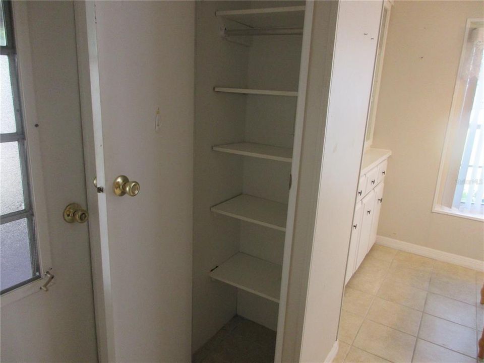 На продажу: $124,900 (2 спален, 2 ванн, 805 Квадратных фут)