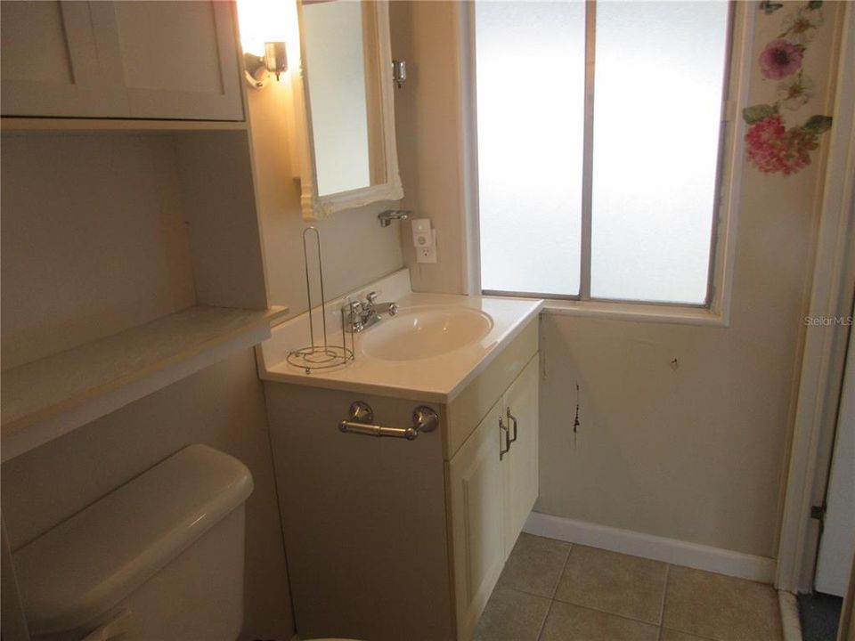 На продажу: $124,900 (2 спален, 2 ванн, 805 Квадратных фут)