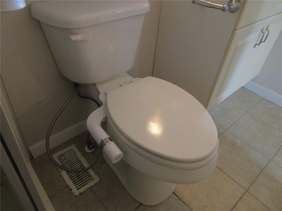 На продажу: $124,900 (2 спален, 2 ванн, 805 Квадратных фут)