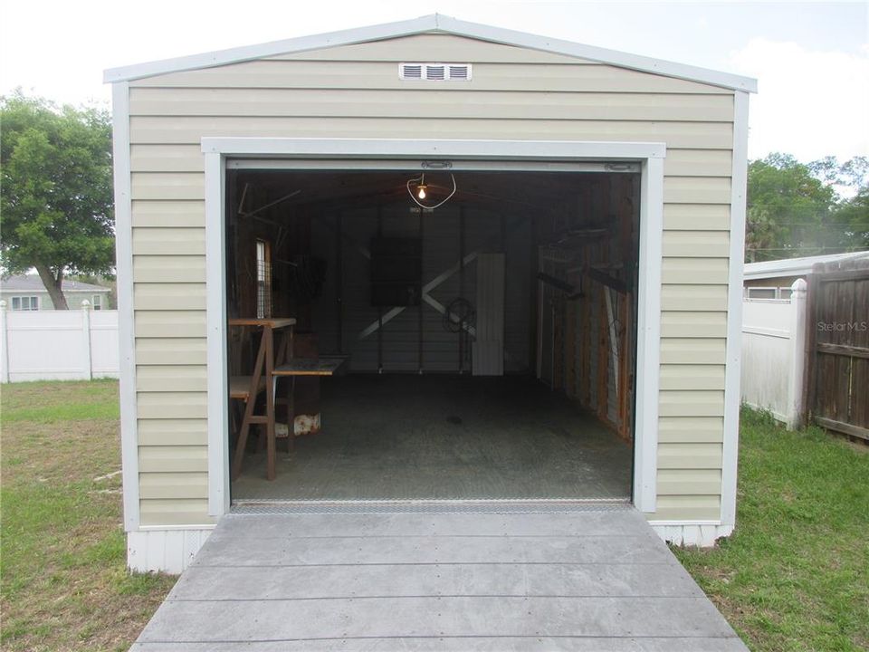 На продажу: $124,900 (2 спален, 2 ванн, 805 Квадратных фут)