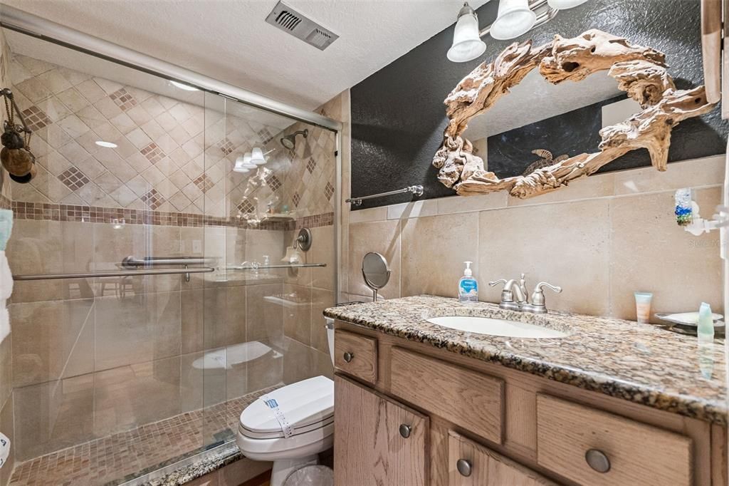 Activo con contrato: $450,000 (2 camas, 2 baños, 1045 Pies cuadrados)