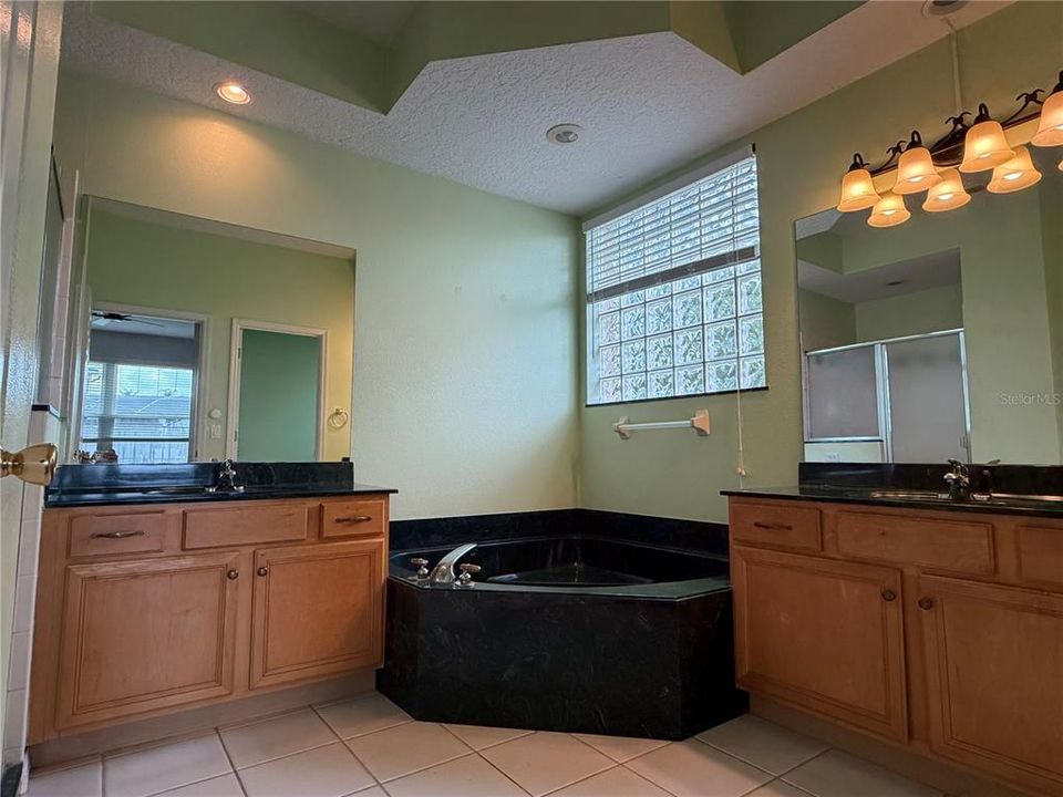 For Rent: $3,600 (4 beds, 3 baths, 2355 Square Feet)