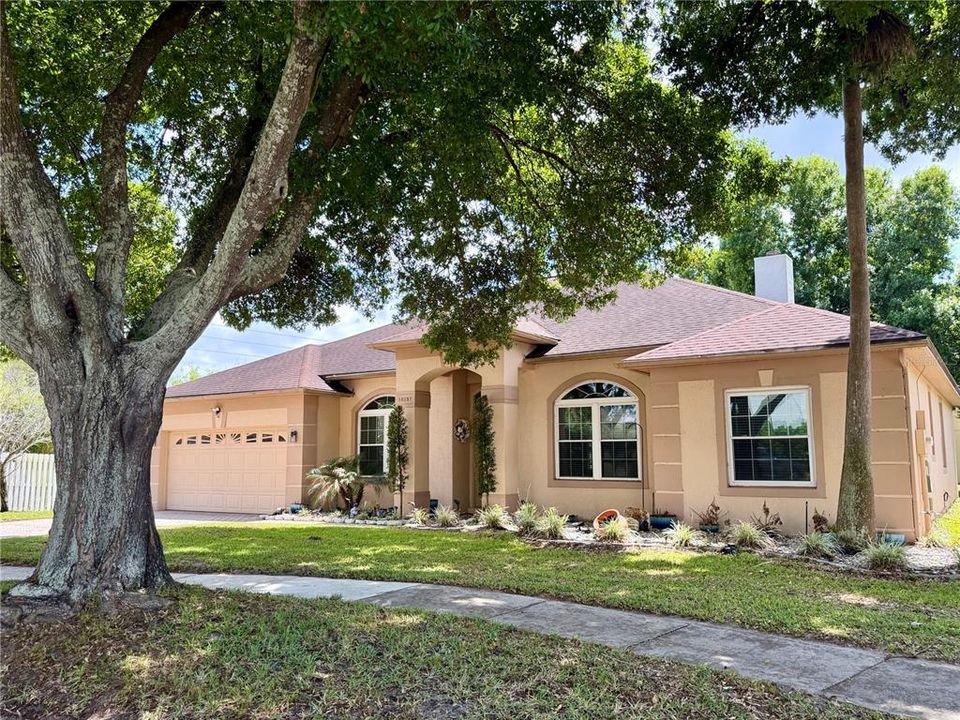 For Rent: $3,600 (4 beds, 3 baths, 2355 Square Feet)