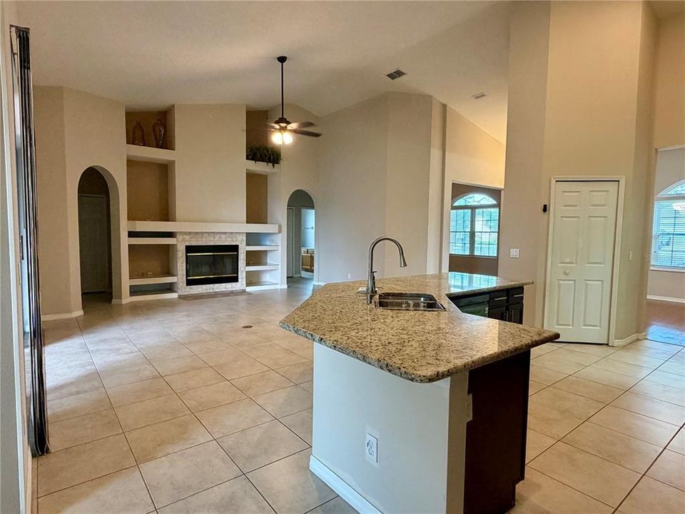 For Rent: $3,600 (4 beds, 3 baths, 2355 Square Feet)
