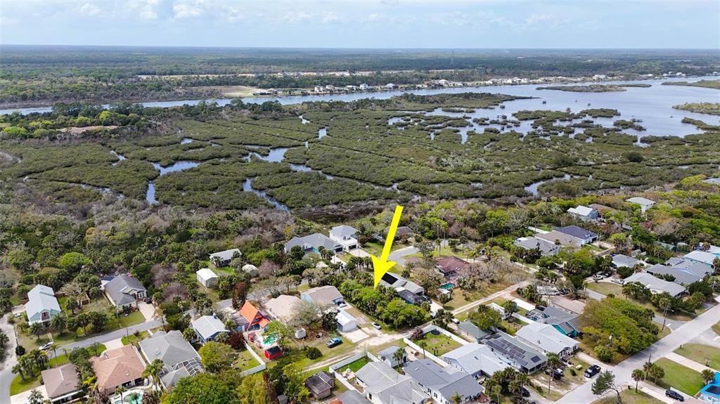 На продажу: $165,000 (0.18 acres)