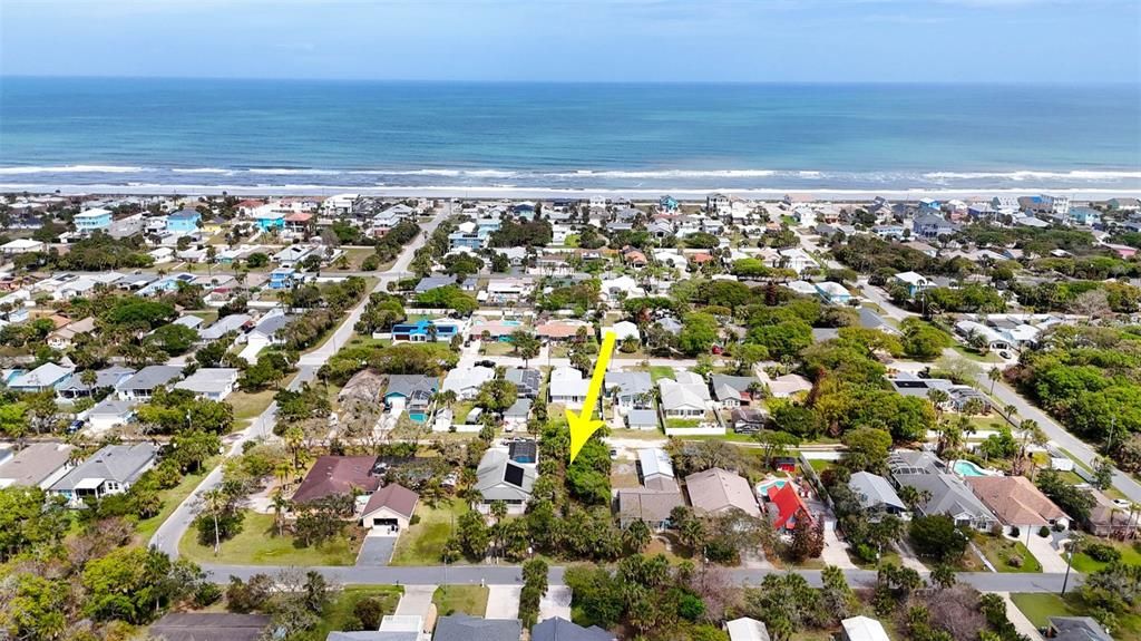 На продажу: $165,000 (0.18 acres)