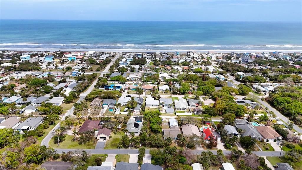 На продажу: $165,000 (0.18 acres)