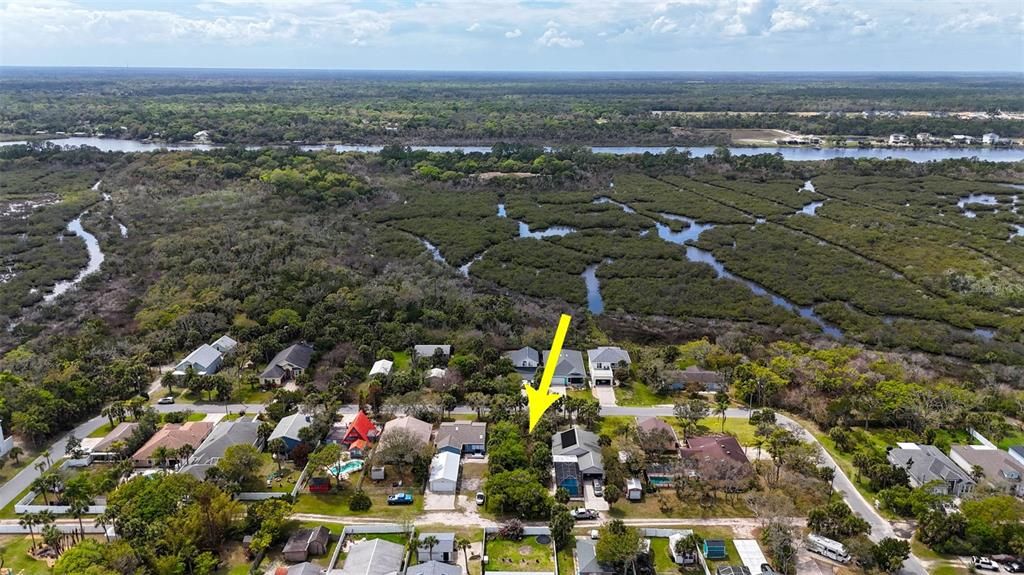 На продажу: $165,000 (0.18 acres)