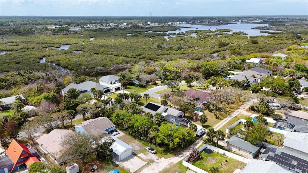 На продажу: $165,000 (0.18 acres)