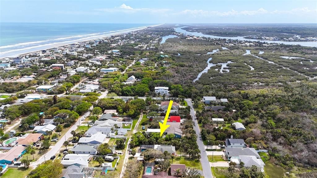 На продажу: $165,000 (0.18 acres)